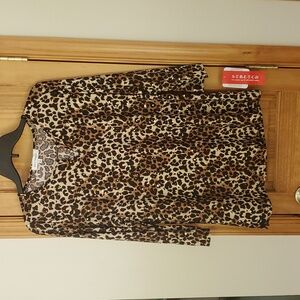 Women's 3/4 sleeve Leopard print top - Size Large